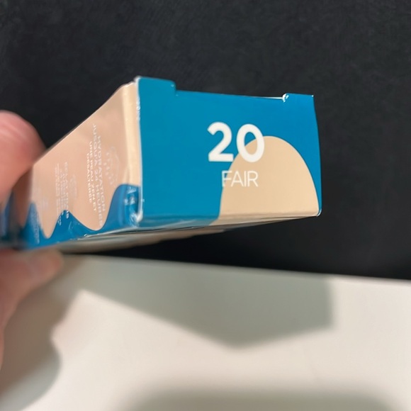 Hydro Maniac tinted glow hydrator, Urban Decay - Picture 8 of 10